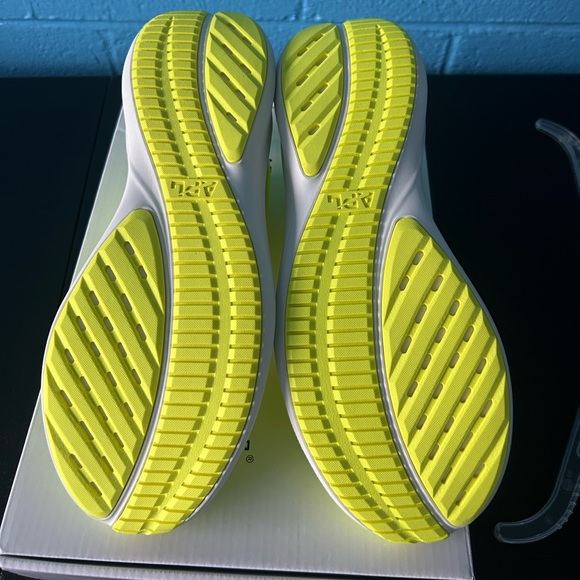 APL TECHLOOM ZIPLINE Lime Green Highlighter Green Men’s NWB Size 9.5 - Picture 6 of 7